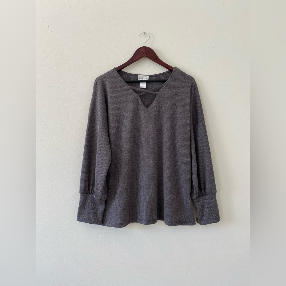 Linda Leal Knit Top XL Criss Cross Front Long Sleeve Faux Button Detail Gray